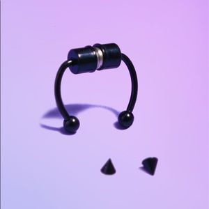 🆕 E-girl Fake Septum Nose Cuff Ring in Black